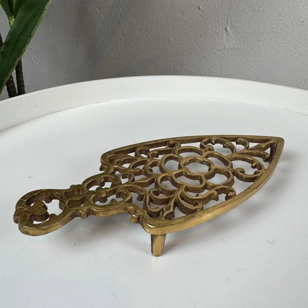 Cottagecore Farmhouse Ornate Vintage Brass Filigree Floral Trivet Footed